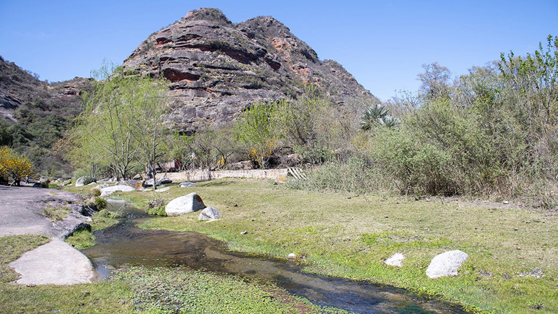 Descubre la Reserva Cultural y Natural Cerro Colorado: Un tesoro de pictografías milenarias en Argentina